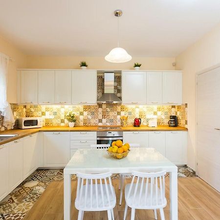 Seaside Villa Konaki Almirida Екстериор снимка